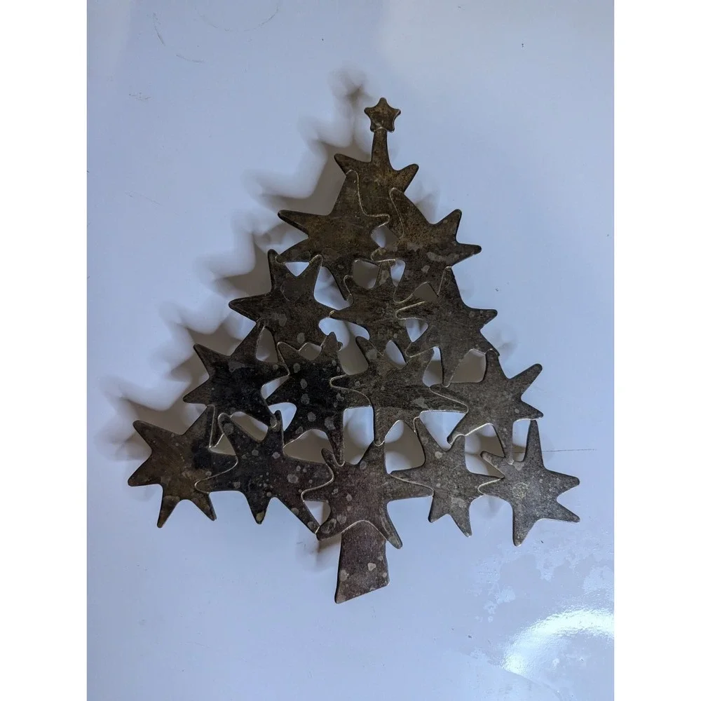 Vintage brass? Star in shape of Christmas‎ tree kitchen pot pan trivet